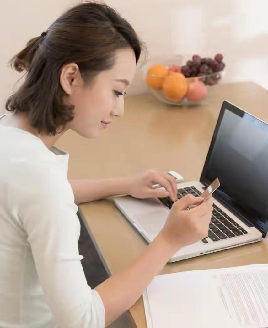 原计划靠做自媒体养家的首批新闻从业者已经提桶跑路。
拥有5万粉丝却依然退出：自媒