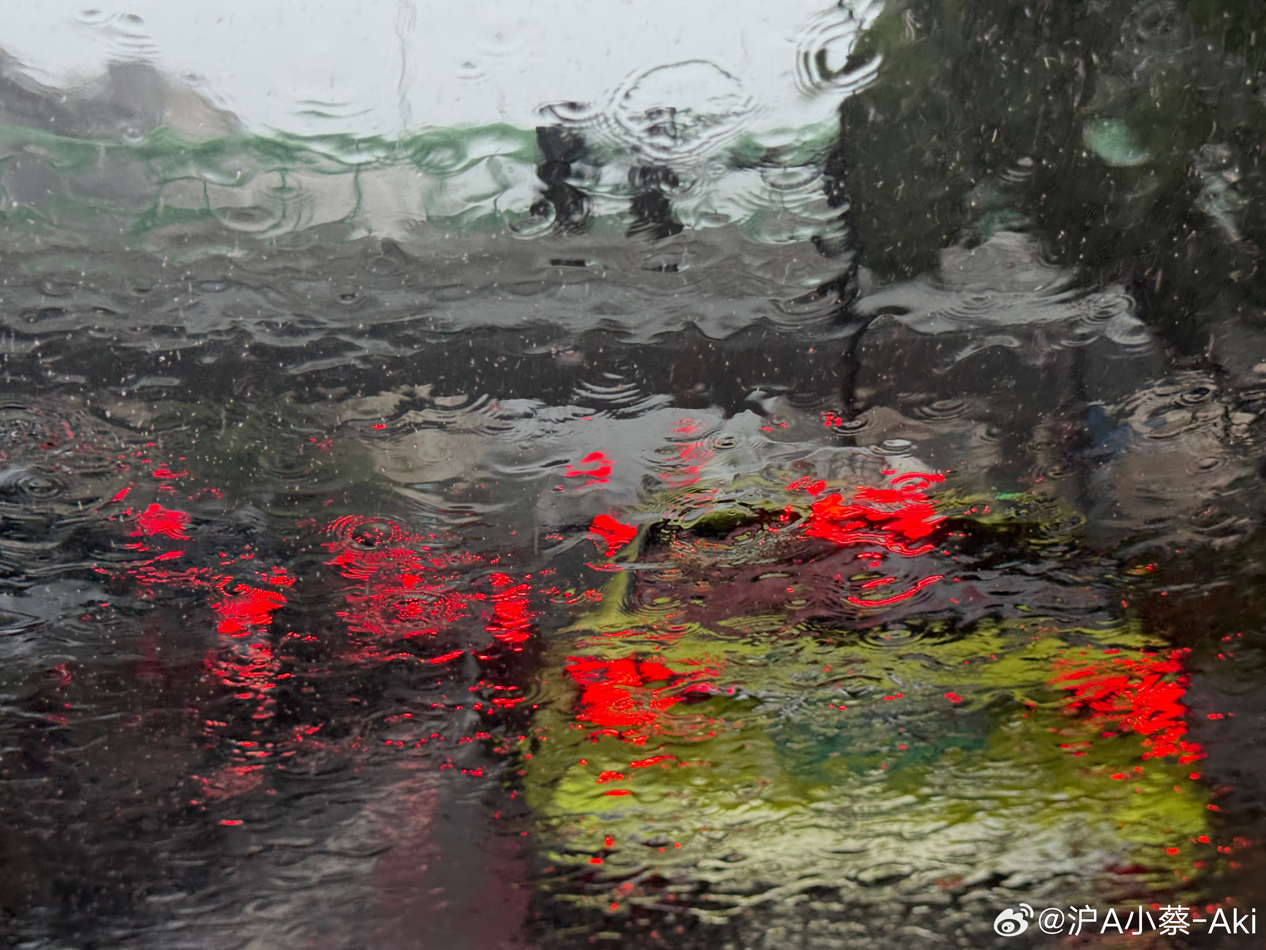 不知道有些车能不能扛过上海今天的淋雨测试