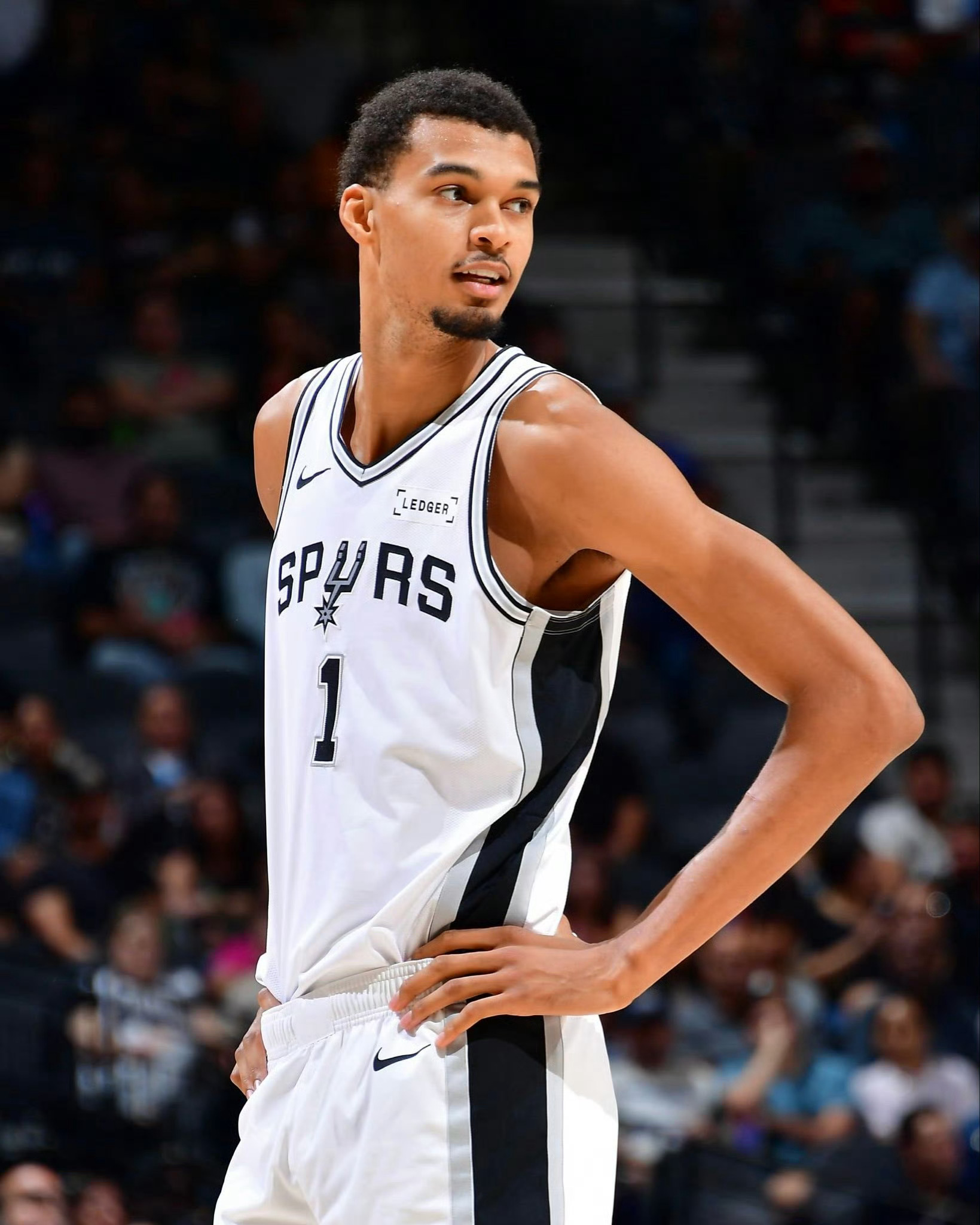 雷军壁纸 逆天改命据统计，近20年来在NBA官方发布的，常规赛倒数第三期MVP榜