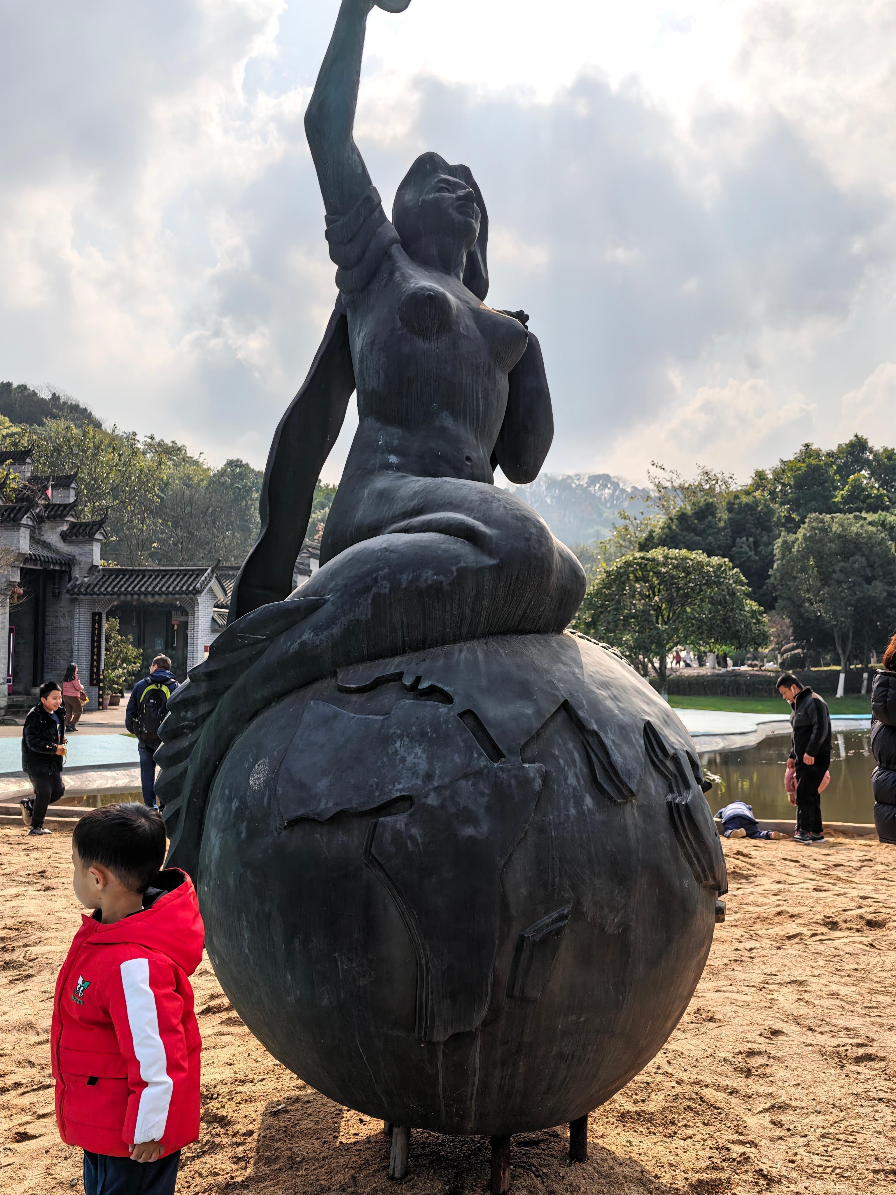 这玩意儿明晃晃的没人举报吗？ 