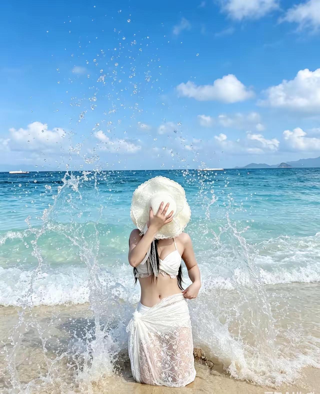 上句:雪落千山静，请写下句风起万水荡。