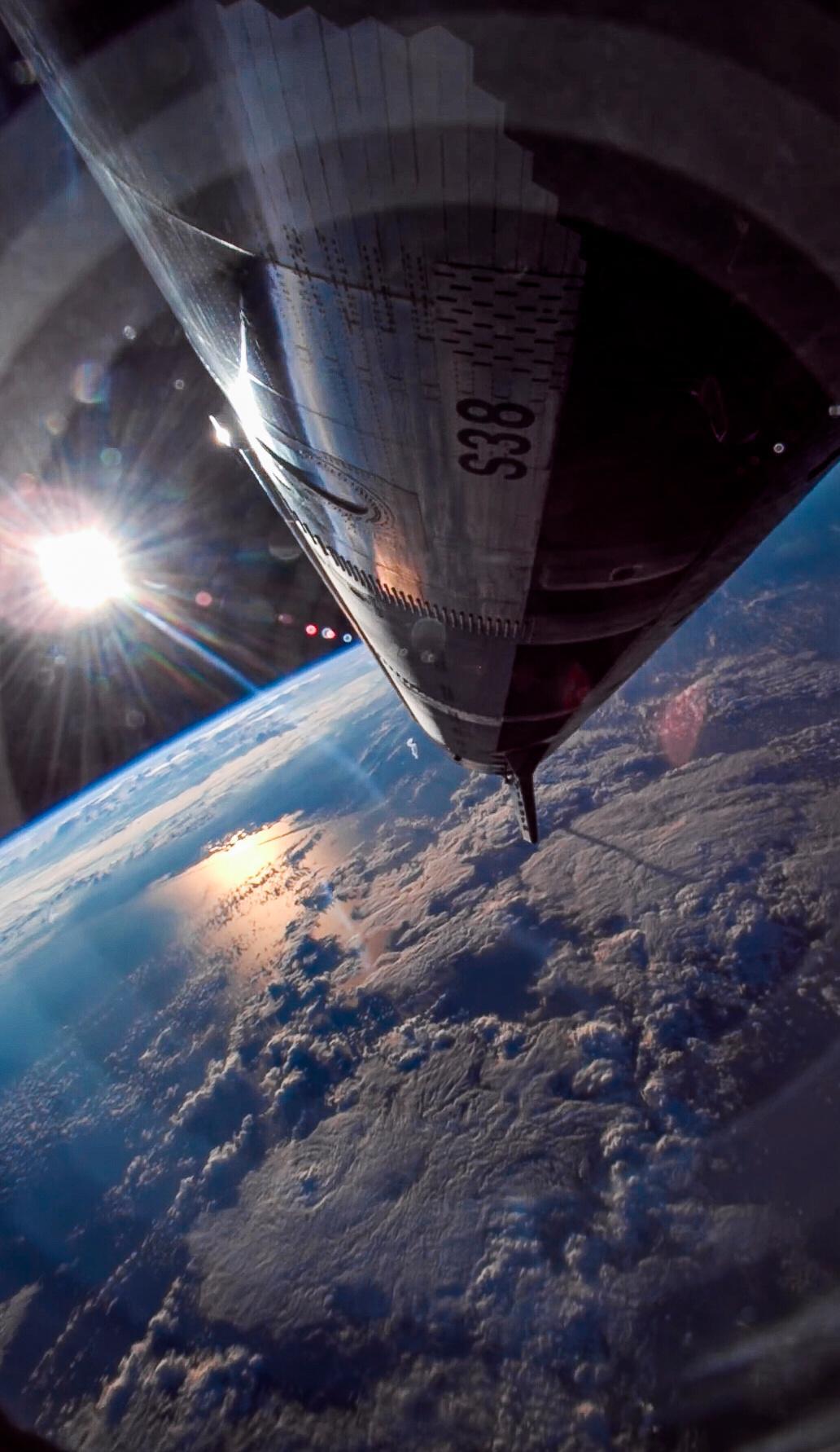 SpaceX星舰升入太空 ​​​