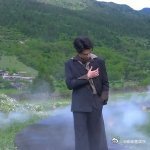 夏之光VOGUE走秀 没想到山水秀台和夏之光的适配度这么高，他迈步前行时自带松弛