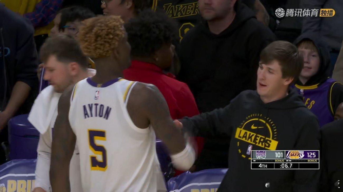 湖人主场125-101大胜国王，终结三连败！如何评价本场比赛东契奇34分5板7助