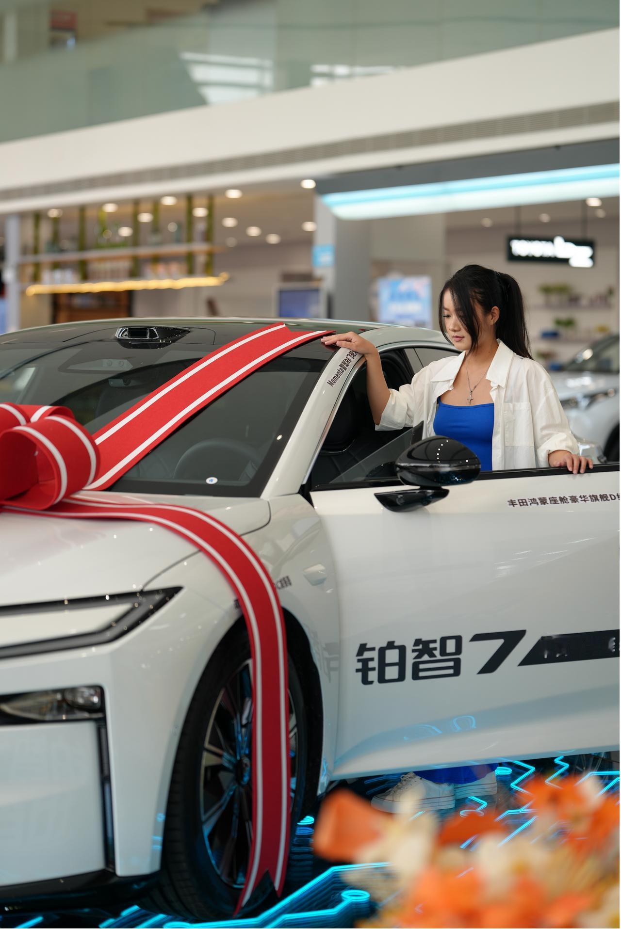 女生选车新信号：底盘操控成新宠，为何认真比较铂智7？

如果你以为女性买车只关心