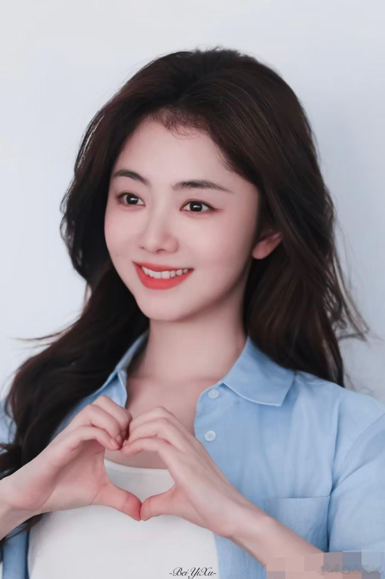 你可以说谭松韵长相一般 也可以说她演技平平 但是有一点我们真的喷不了，那就是她唱
