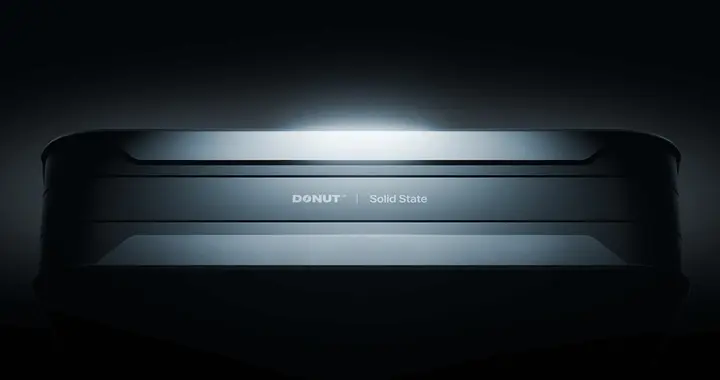 5分钟充满、10万次循环、马上量产，首款全固态电池真来了…吗？