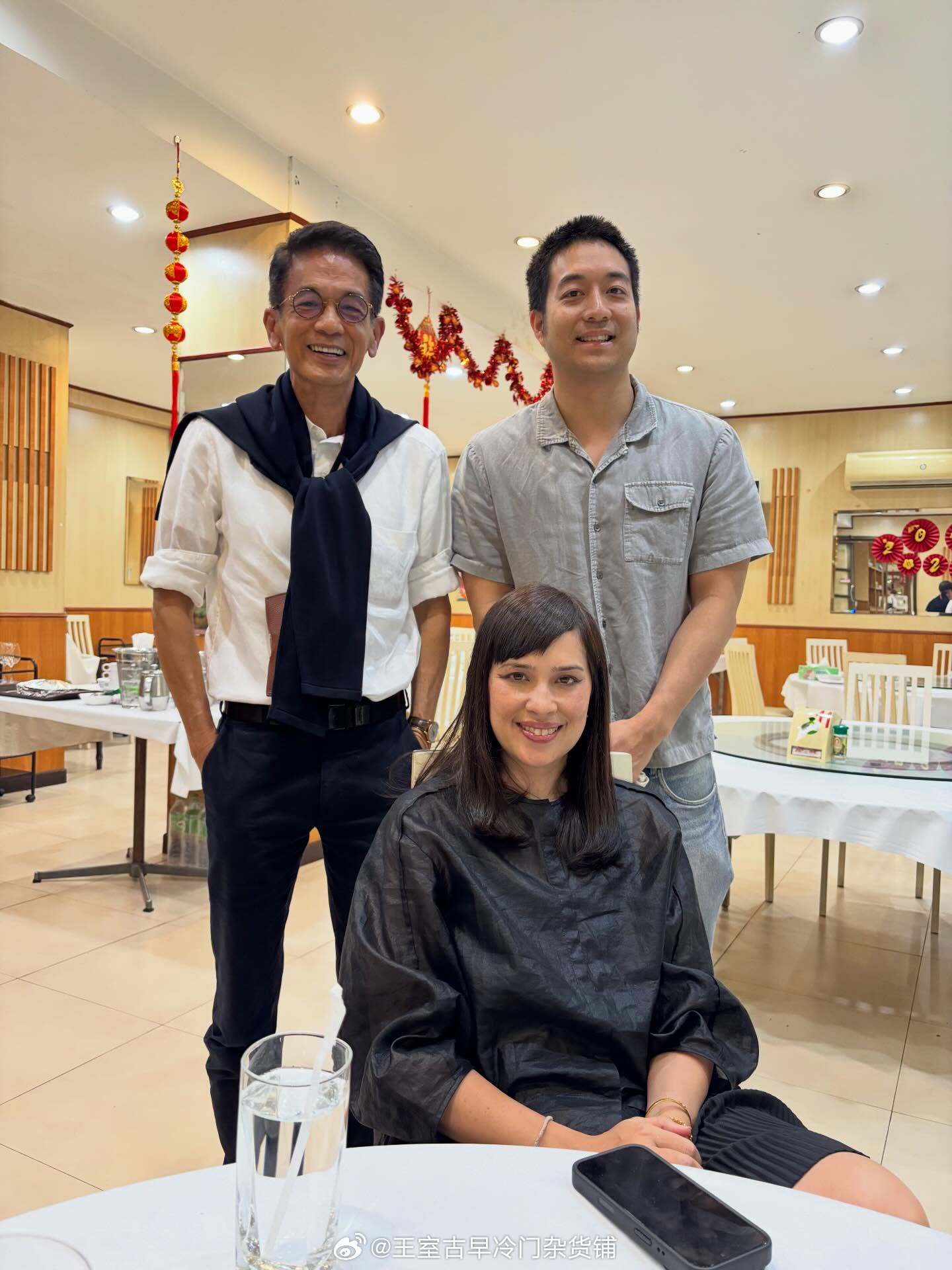 王室王室泰国王室诗丽吉亚 诗丽吉亚前几天去听讲座，她只要不和她妈在一起还是很守规