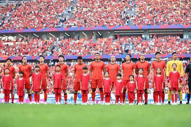 国足赢巴林世界排名上升5位国足保住世界前100 1-0战胜巴林后，国足的实时世界