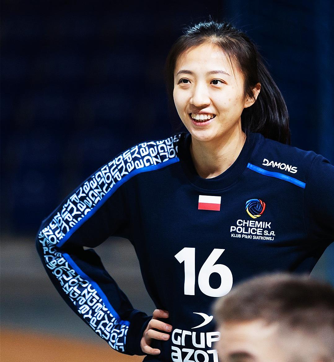 #中国女排#中国女排二传丁霞亮相波兰波利采化工俱乐部训练场，33岁的丁霞，这是第