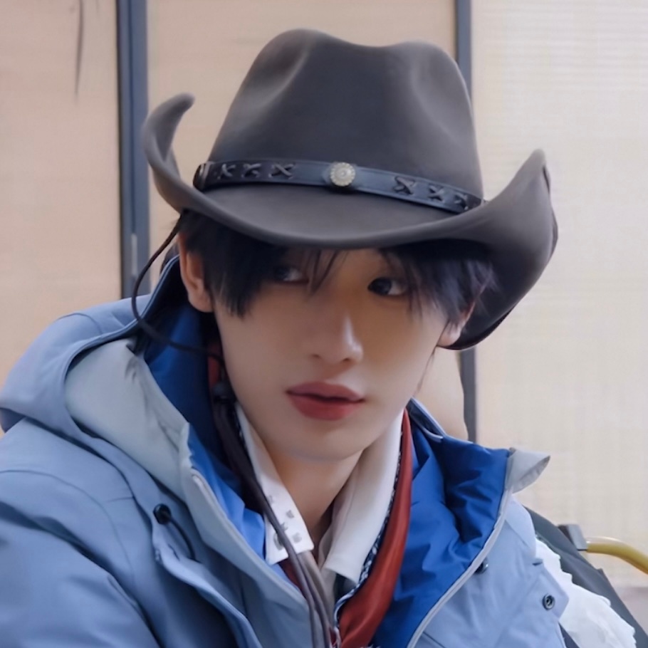 穿的都是冲锋衣but小男孩vs 小女孩 