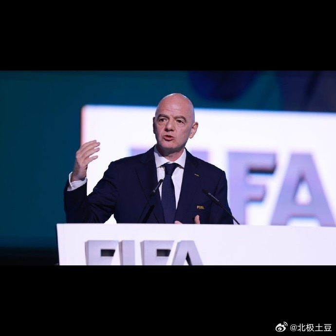 😔 FIFA世界杯主裁因国籍被美国拒之门外，太离谱了👀索马里籍裁判Omar 