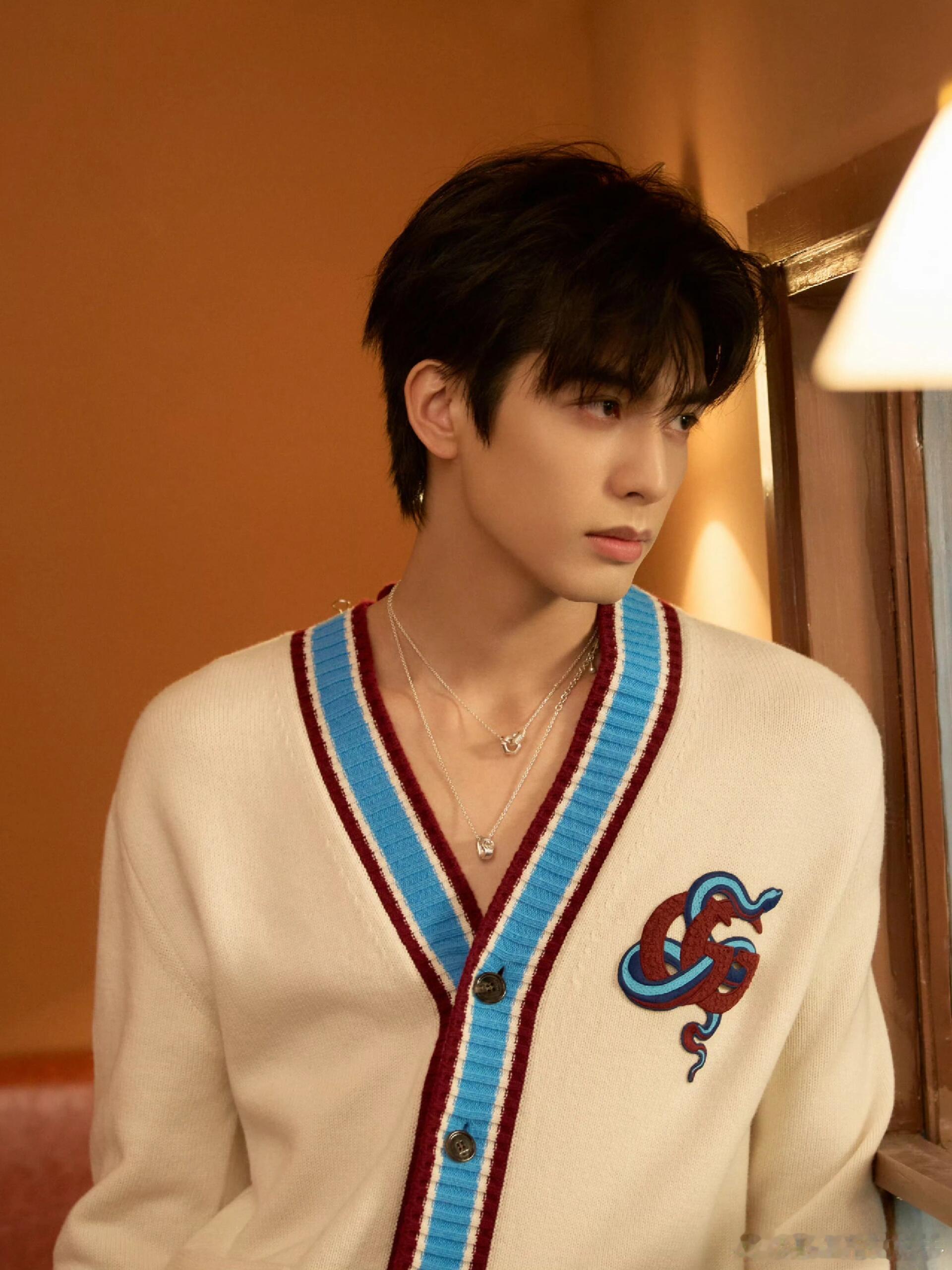 宋威龙私底下烟酒都不来宋威龙活动干杯🍻后就抿了一小口，是私底下烟酒都不来的乖宝