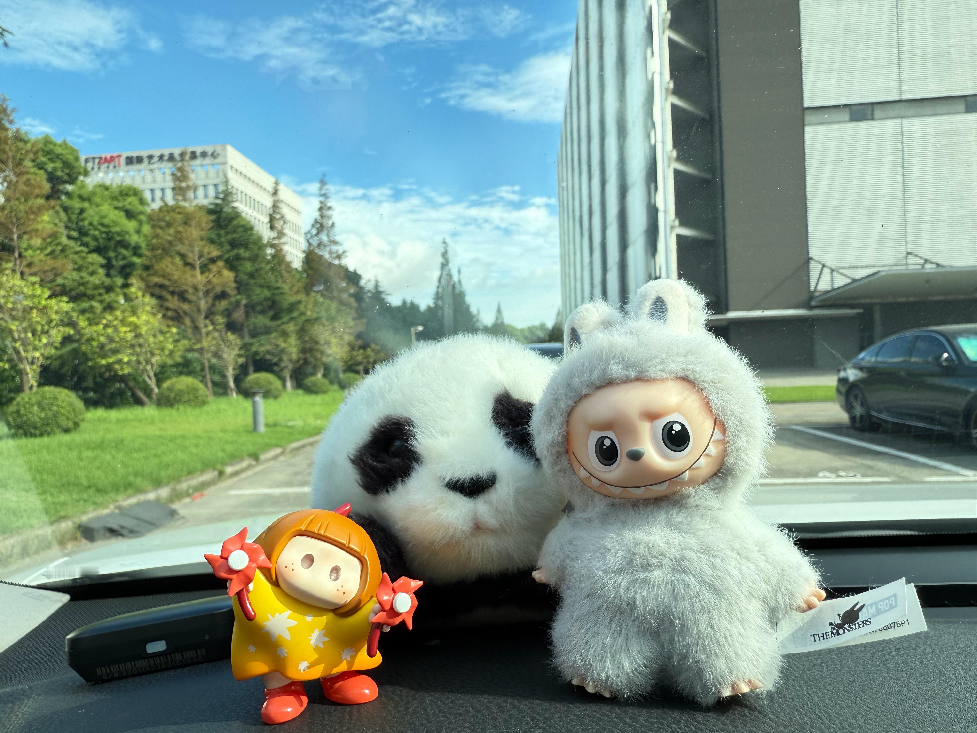 又是一个开学季[举手]人生就是一趟渐行渐远的旅程加油👏努力搬砖[举手][举手]