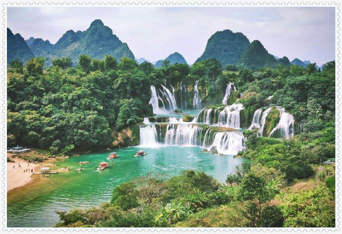中国最美的十大瀑布之一，德天瀑布，这里瀑布气势磅礴、蔚为壮观，同时也是亚洲第一、