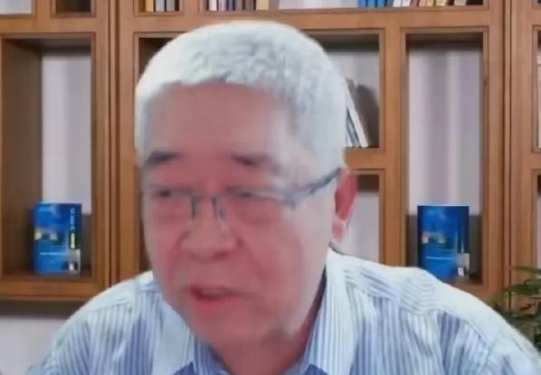 北大教授乔晓春被全网批评其崇洋媚外之后，彻底愤怒了！他专门录视频对此进行了反驳。