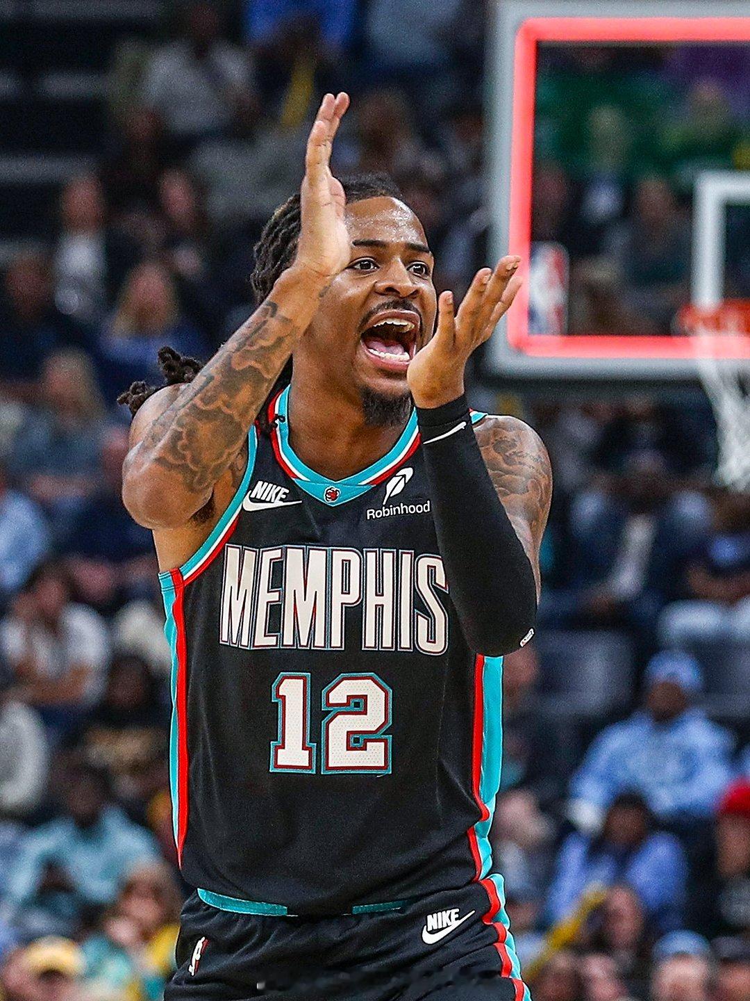 帅的 莫兰特 [心][心] ​​​