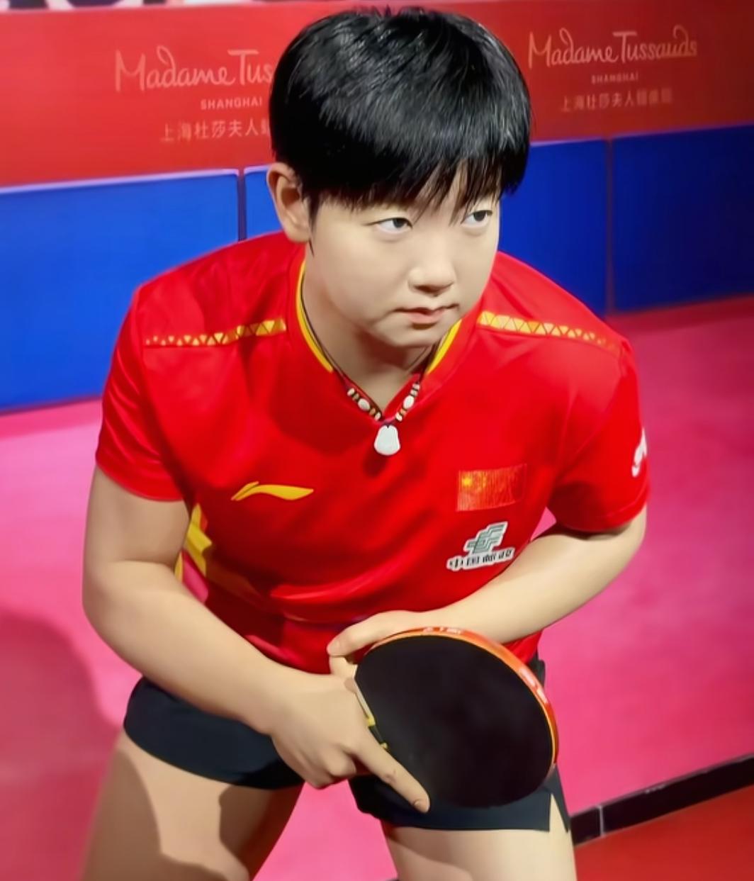 永久入住
上海杜莎夫人蜡像馆
的四位运动员:
姚明、刘翔、邓亚萍、孙颖莎
截至2
