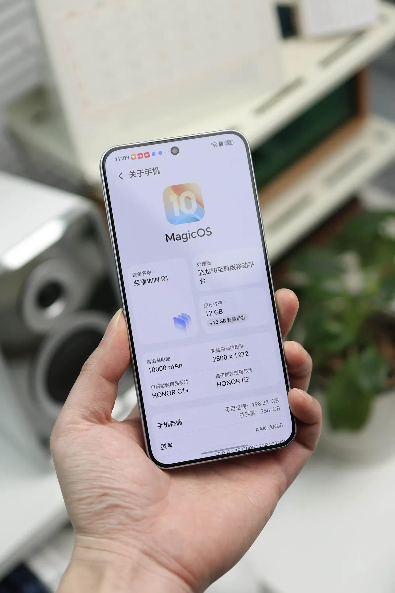 千元续航天花板出炉，荣耀WIN RT实在太过良心
 
手机搭载6000mAh电池