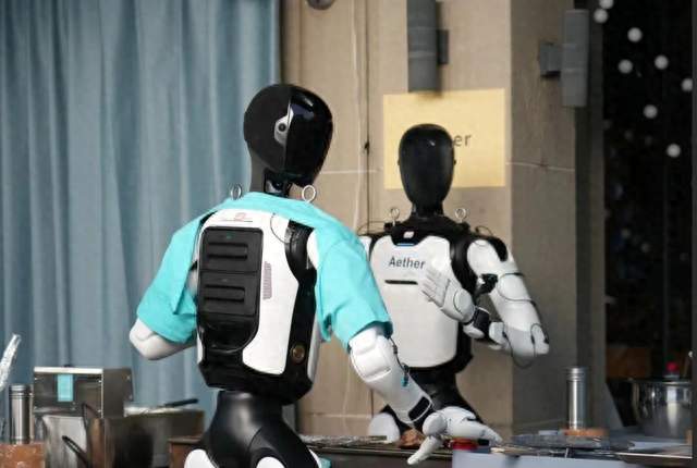 没有遥控器、没有剧本：乐享科技让机器人自己整了一场烧烤