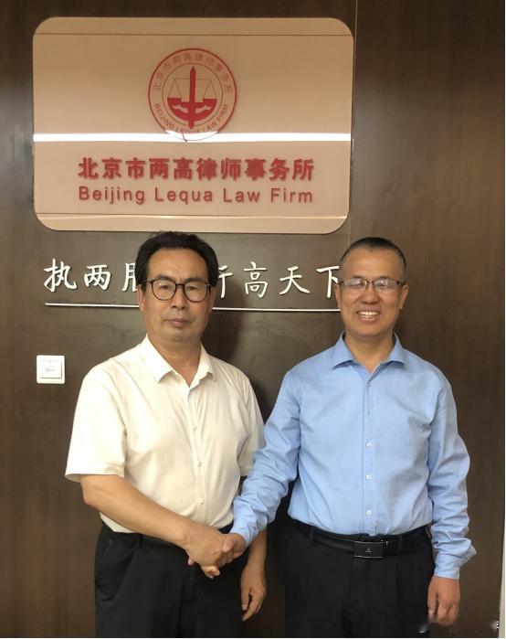 【法官该不该有人情味？李向安律师：更需有高于专业素养的人文素养】法官是应该按法条