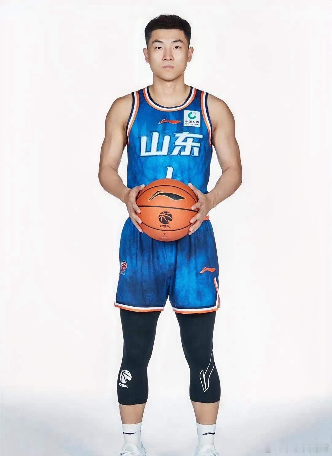 邱彪被驱逐，山东107-94轻取同曦，这三位球员是赢球功臣！1. 高诗岩，逆境中