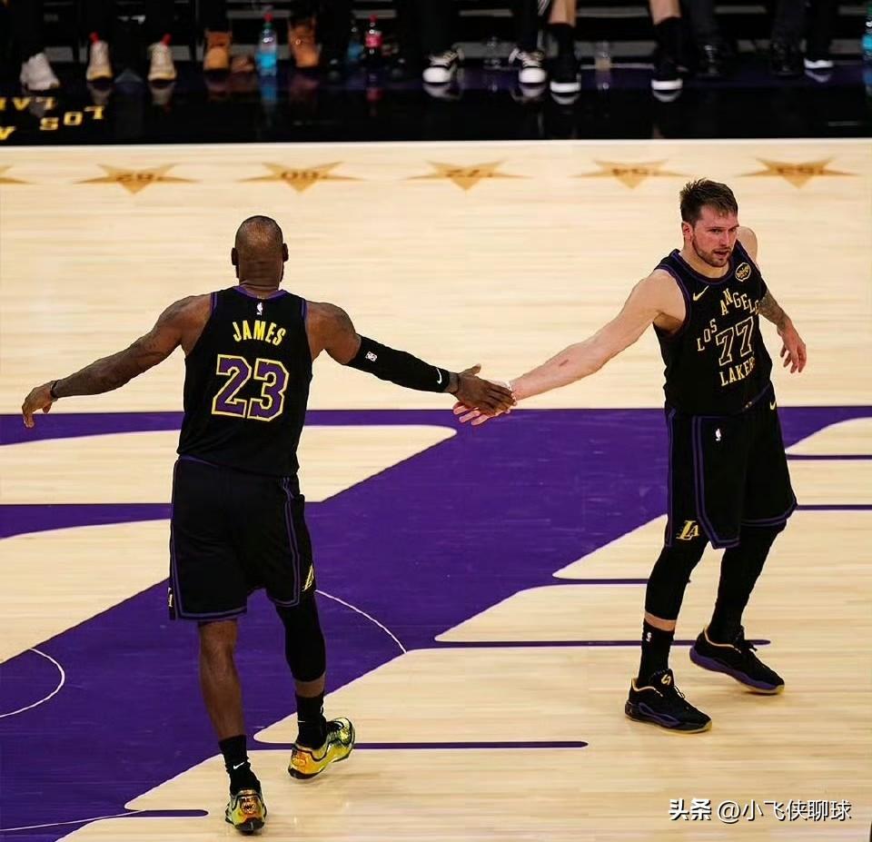 湖人116-99击败篮网后，战绩来到48胜26负，目前排名形势是。

1、领先身