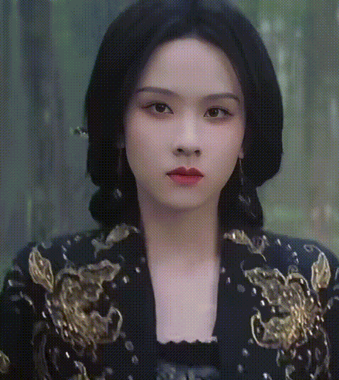 陈都灵是不是只能靠氛围感？五官完全硬伤 