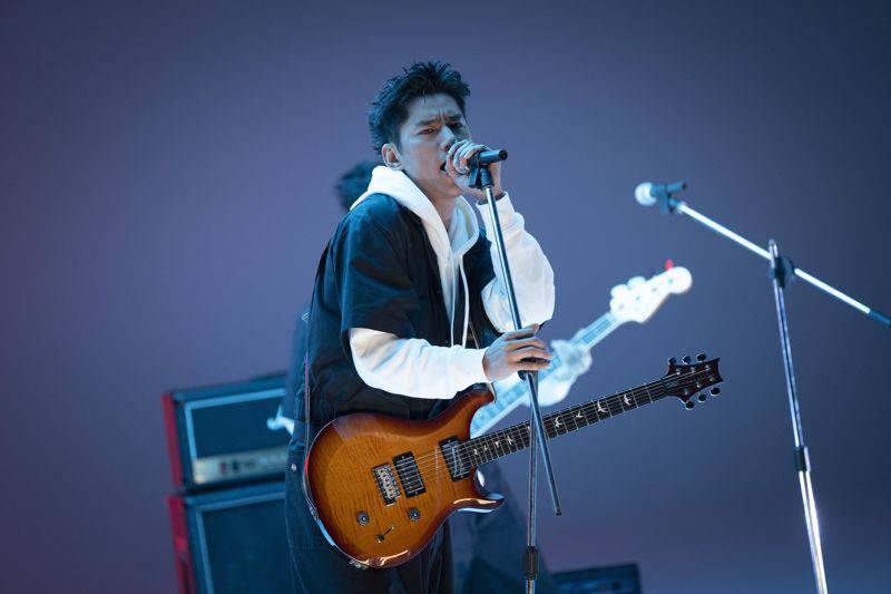 严艺文继《俗女养成记》、《影后》后全新台剧《欠妳的那场婚礼》释出首张海报！这是首