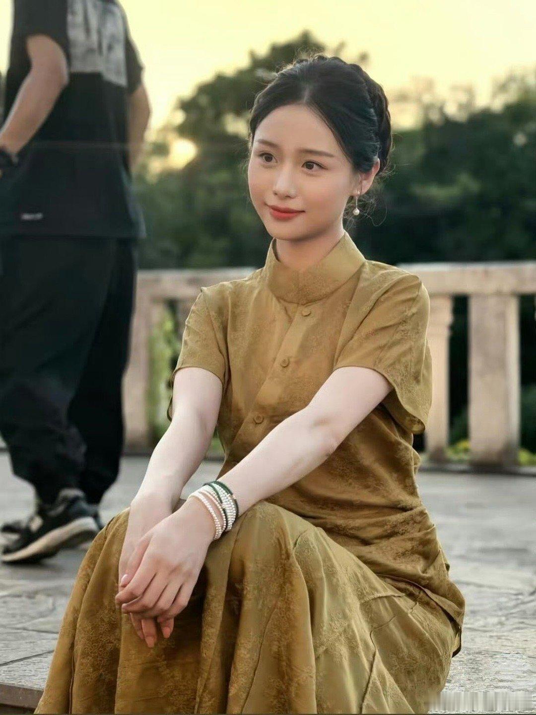 卸下精致妆造，王晓慧素到假睫毛都没贴，原生状态抗住镜头，好绝王晓慧素到假睫毛都没