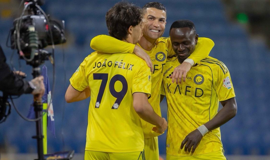 面对联赛副班长，首发身价只有胜利队的十分之一不到，C罗重拳出击，打进点球+助攻马