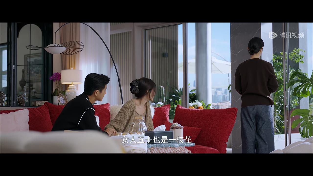 美人余余梦：看我怎么让你破防，“女人50也一枝花”卢慧：“我41”我有看上去那么