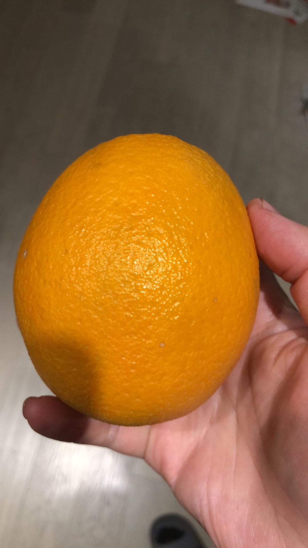 史达林早年抢银行暴力犯罪没被判死刑。后来上台为了巩固自己的地位恐怖屠杀百万千万，