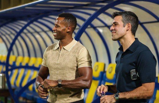 C罗和利雅得 据阿拉比亚塞梅多和西芒原本打算在和利雅得新月比赛结束后发表一份新闻