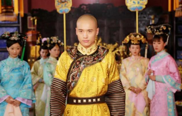 养心殿烛火燃至正月初七拂晓，24岁的顺治没撑过天花。世人总以痴情、出家定义他，却