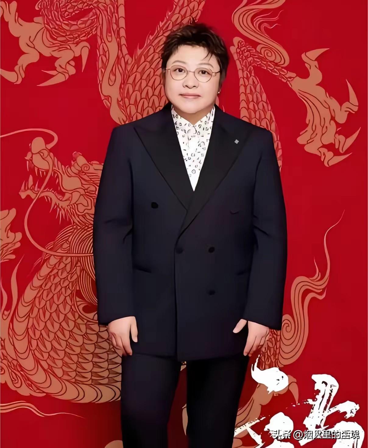 韩红抗压能力太强了。舆论发酵就发酵，她带着4000万直接去了呼和浩特，开启第六次