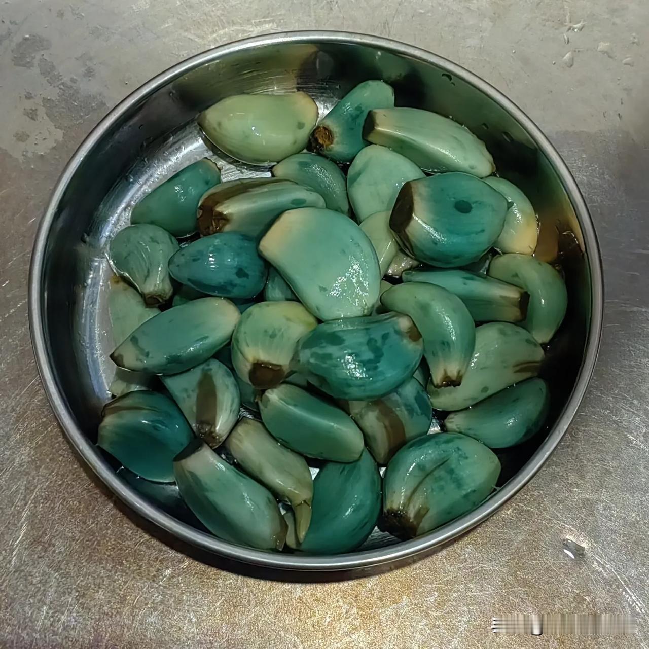 自己做的糖蒜，晚饭安排上！