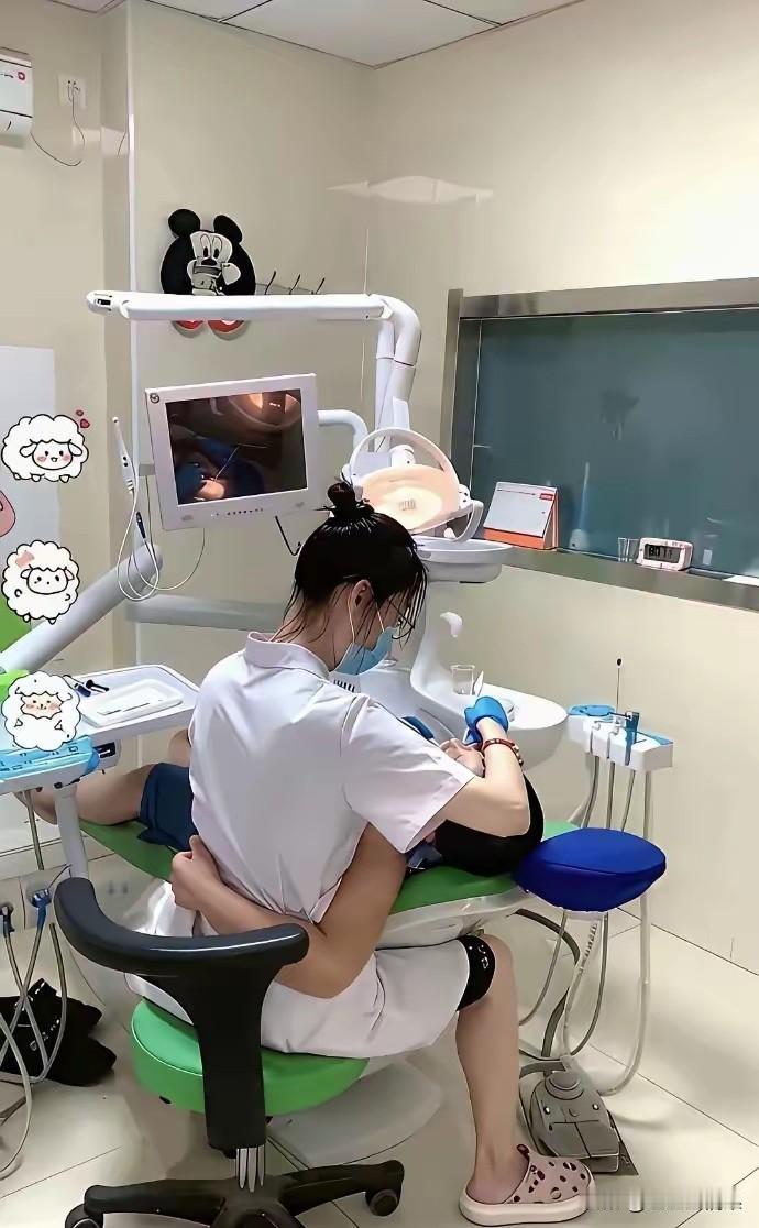 牙齿有蛀牙，一直不敢去看牙医，就是害怕疼，看到这张照片我就放心了，打算约个医生把