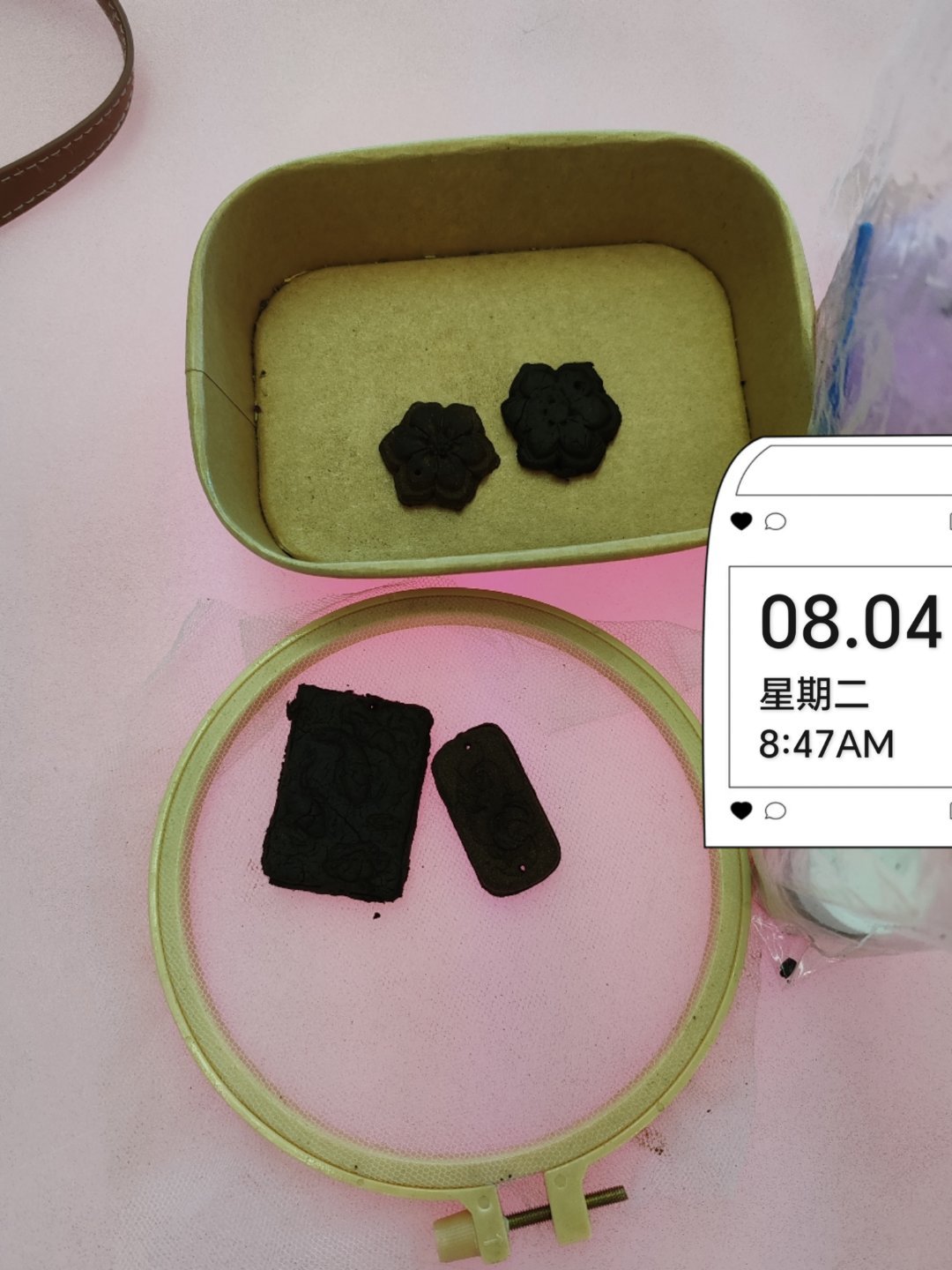 手工活动，搓香牌～～最后一天高温了，同志们再坚持下下！ 