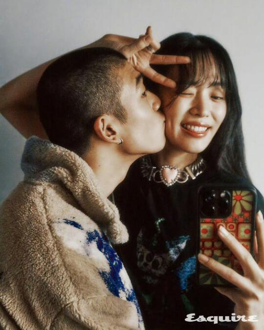 Esquire Korea April 2025 复古配饰画报