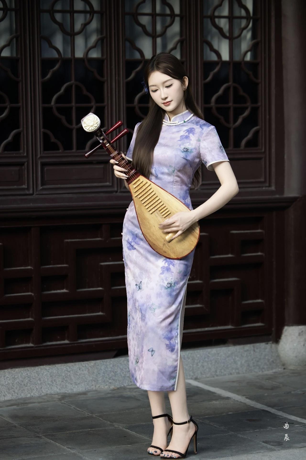 古典与现代的完美融合，一曲古筝悠扬，韵味十足。