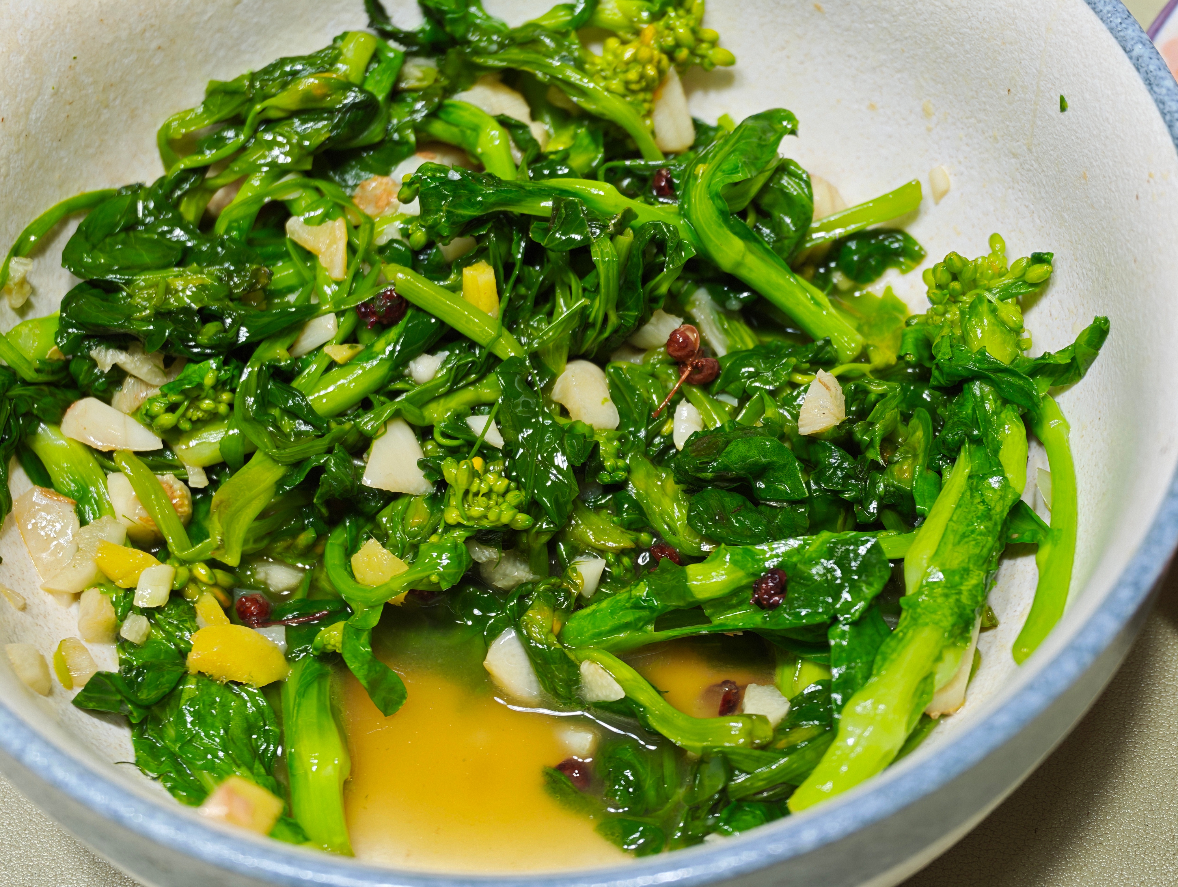 有没有人完全不吃这个菜，我老婆就是销量，全家就她一口不吃。我心目中这个菜仅次于空