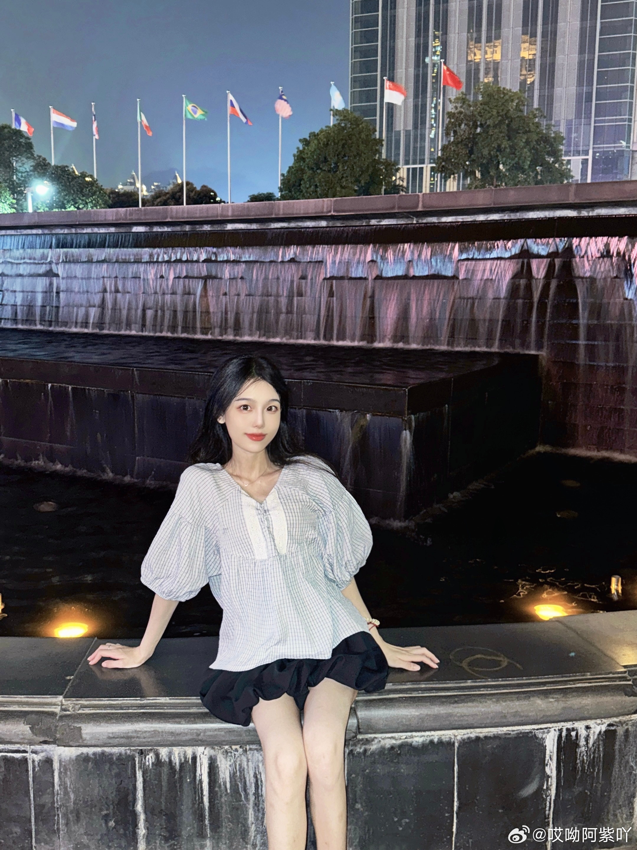 看镜头✌︎˶╹ꇴ╹˶ 