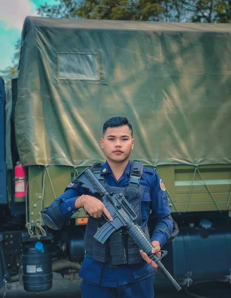 柬埔寨宪兵配备的Norinco CQ-A 5.56毫米卡宾枪。