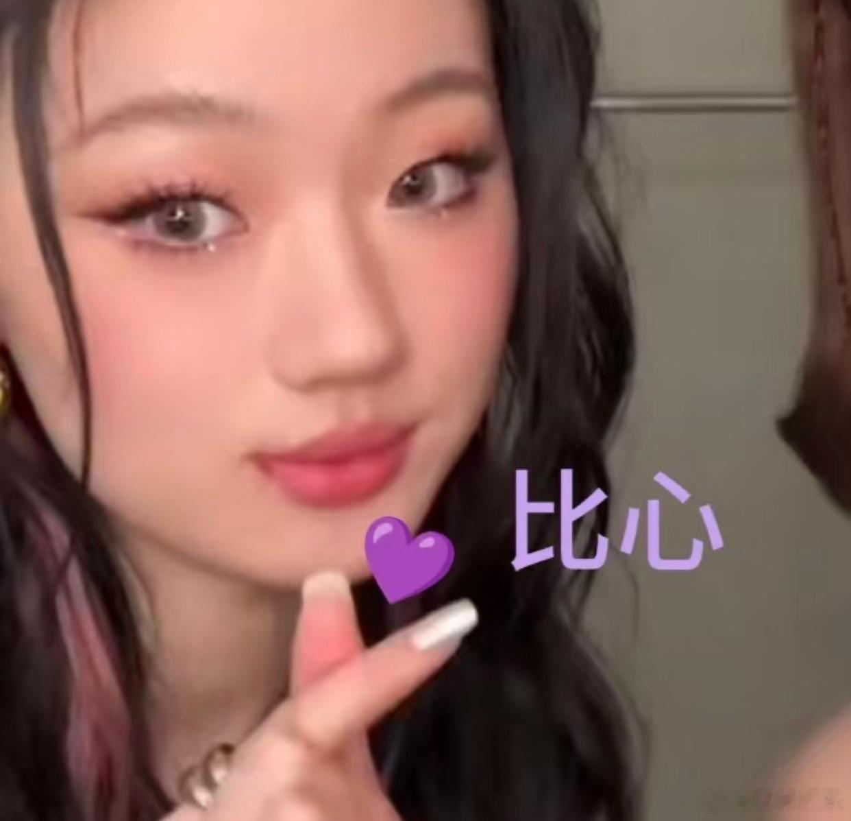 #周深黄子弘凡栽树单依纯乘凉# 单依纯直接看到周深和黄子弘凡的画圆方式copy下