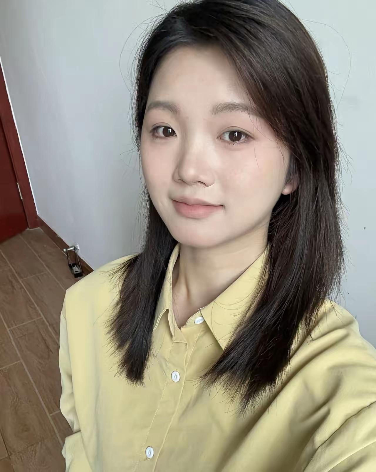 有个姑娘在我店里干了4年，从来没跟我提过涨工资。今天她说不想干了。我一问才知道，