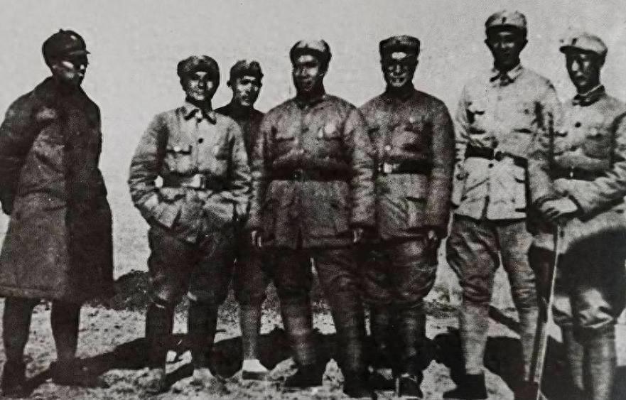二野兵力经湘西迅速入川，宋希濂猝不及防，没想到他会最先被痛击，实在出乎所有人的预
