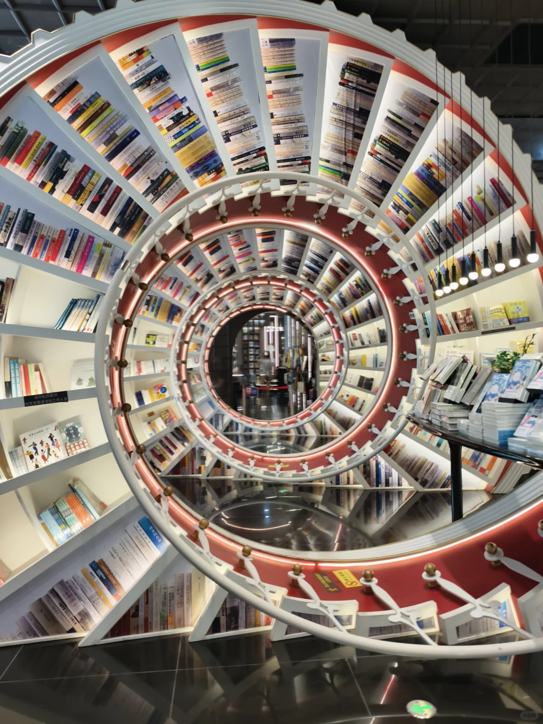 在这家书店，有一种穿越感