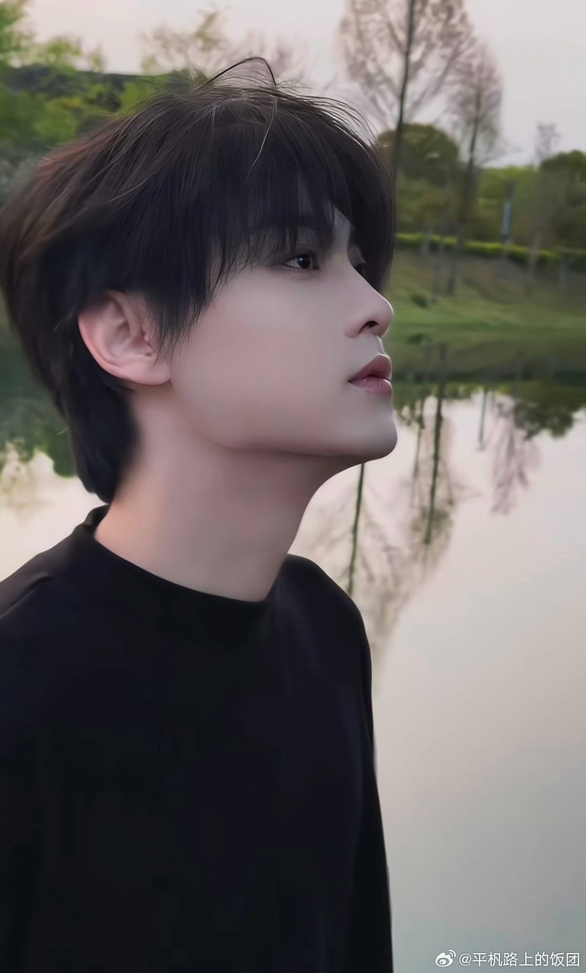 田栩宁工作室愚一只小猪田栩宁工作室更新的今天新照片简直男大来着今天晚上19.30