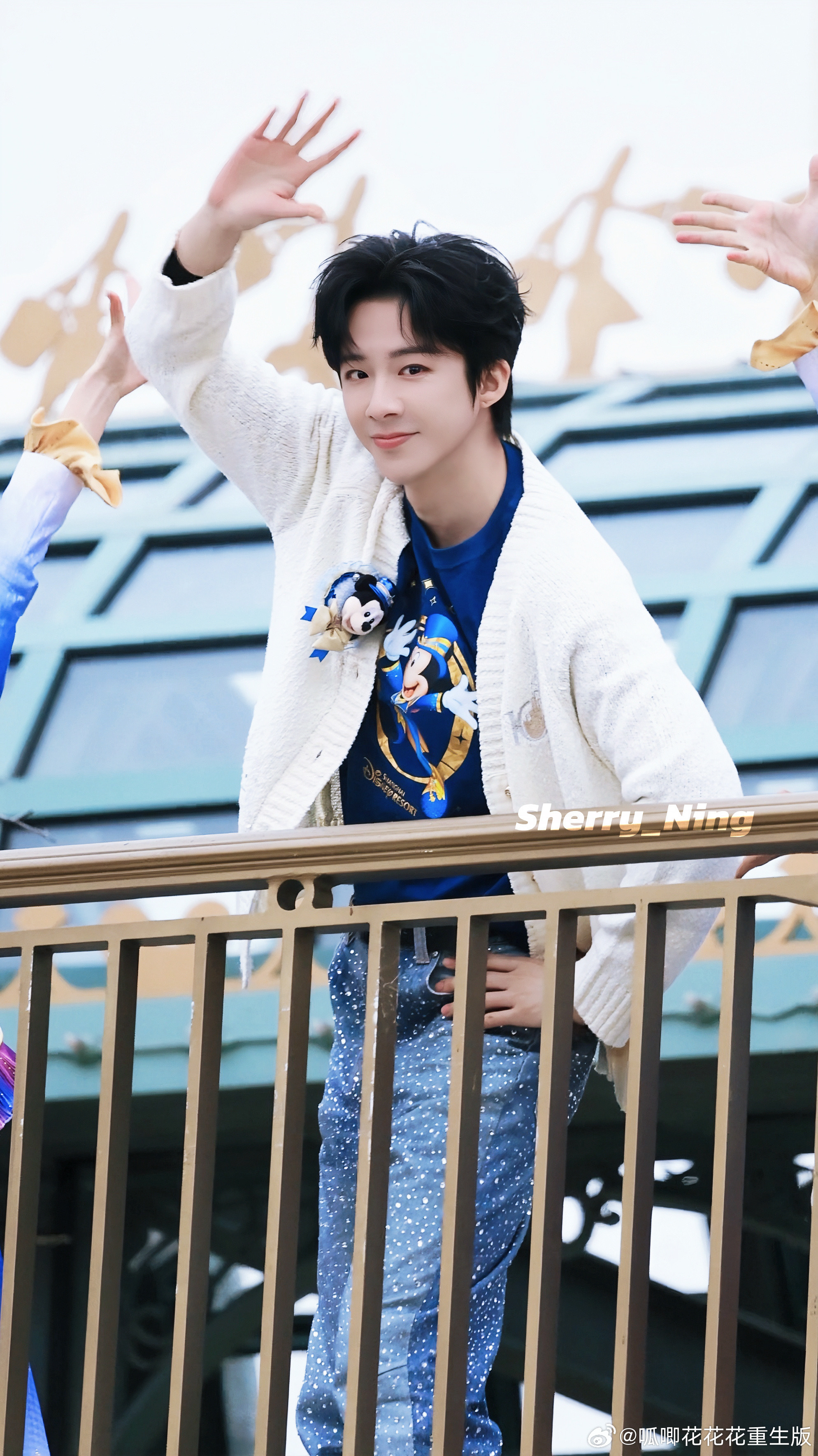 刘宇宁出席上海迪士尼生日庆典刘宇宁作为唯一明星嘉宾亮相上海迪士尼十周年庆典，压轴